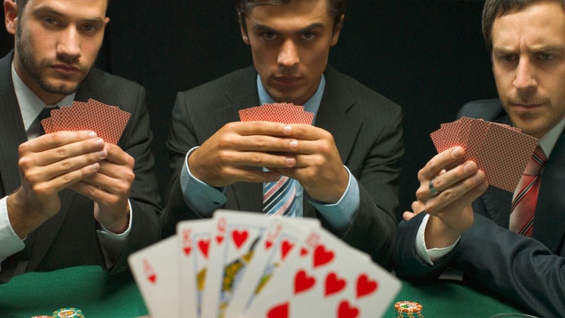 Mặt Poker là gì? Yếu tố quan trọng mang lại chiến thắng