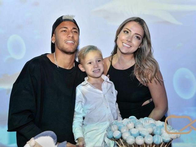 [ẢNH] Neymar vui vẻ với người yêu cũ trên du thuyền | Báo điện tử An ninh Thủ đô