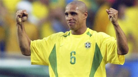Roberto Carlos là ai? Thông tin cầu thủ bóng đá Brazil