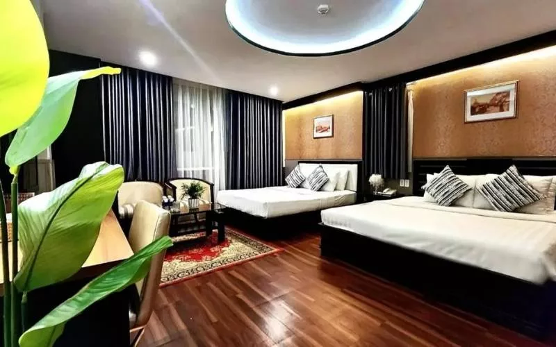 Rosa Hotel & Spa phòng có ban công Ban công ngắm phố tại Rosa Hotel & Spa